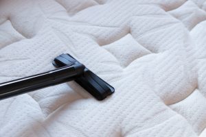 Comment nettoyer son matelas : Trucs pratiques pour l’entretien du matelas