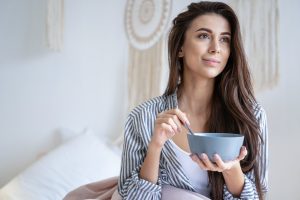 Quoi éviter de manger avant d’aller au lit pour passer une bonne nuit de sommeil